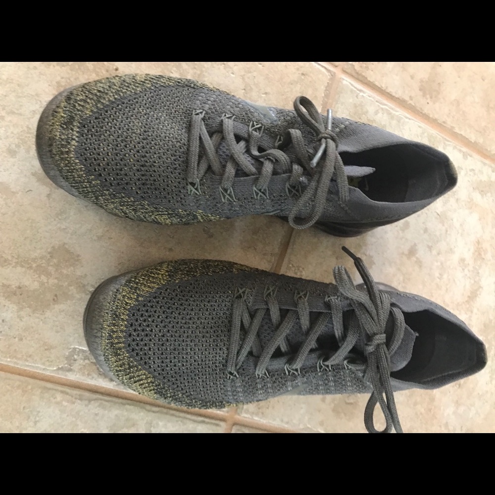 Men’s Nike gray vapormax sz 11.5